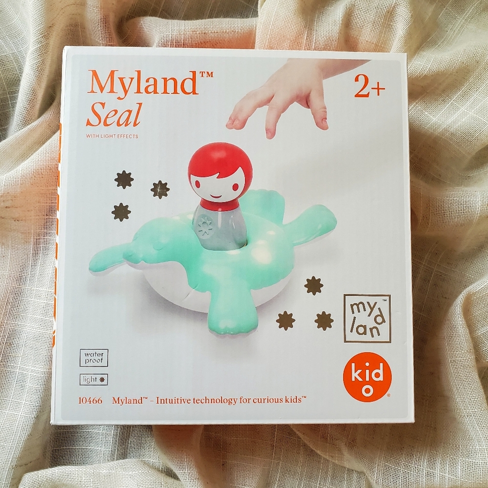 Kid O Myland Seal & Boy Light Interactive Bath Toy